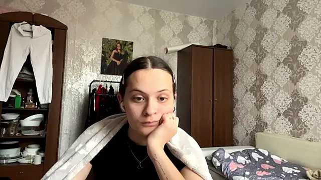 MarlynSiefkes online show from 3, 6, 2026