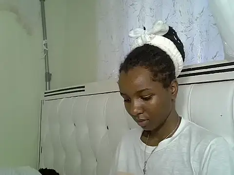 Snapshot of Sexy_vylsa chatting on 14, 7, 2026 Sexy vylsa online show from 14, 7, 2026