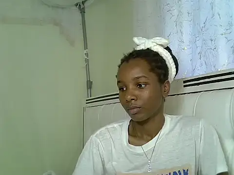 Snapshot of Sexy_vylsa chatting on 14, 7, 2026 Sexy vylsa online show from 14, 7, 2026