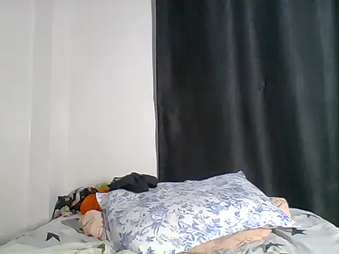 Snapshot of kee_vigin chatting on 29, 5, 2026 kee vigin online show from 29, 5, 2026