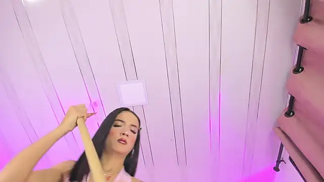 Snapshot of sophie_Laurent chatting on 11, 6, 2026 sophie Laurent online show from 11, 6, 2026