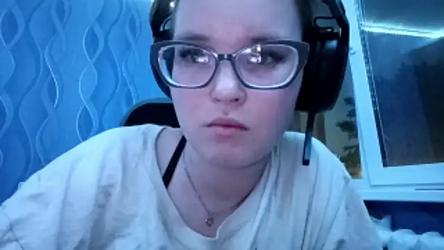 Snapshot of JennieSpotted chatting on 19, 5, 2026 JennieSpotted online show from 19, 5, 2026