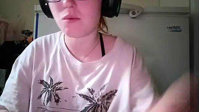Snapshot of JennieSpotted chatting on 23, 5, 2026 JennieSpotted online show from 23, 5, 2026