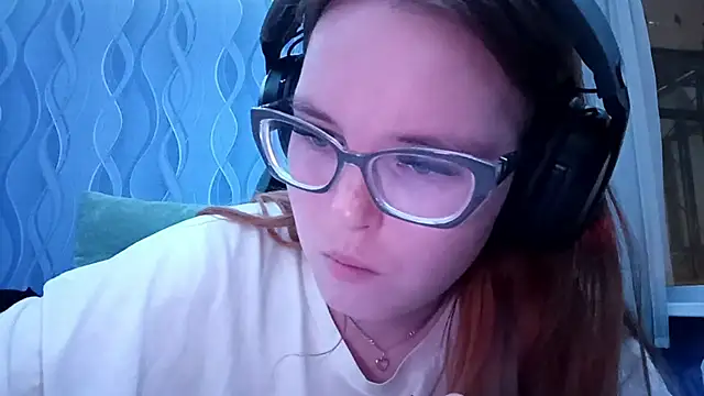 Snapshot of JennieSpotted chatting on 25, 5, 2026 JennieSpotted online show from 25, 5, 2026