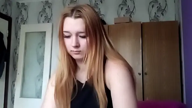 Snapshot of RaeannRoewe chatting on 26, 5, 2026 RaeannRoewe online show from 26, 5, 2026