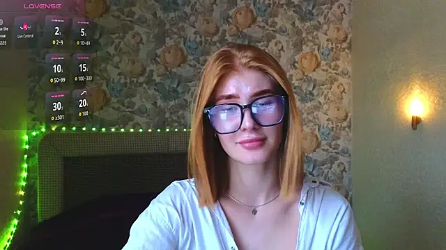 Snapshot of Juli_Ginger chatting on 14, 7, 2026 Juli Ginger online show from 14, 7, 2026