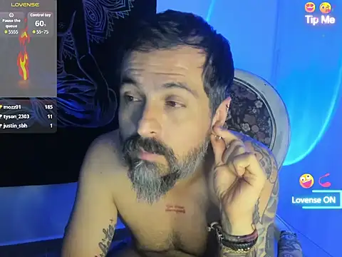 Snapshot of Miguel_angeel_ chatting on 5, 7, 2026 Miguel angeel online show from 5, 7, 2026