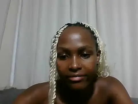 Snapshot of Sleek_petite chatting on 9, 7, 2026 Sleek petite online show from 9, 7, 2026