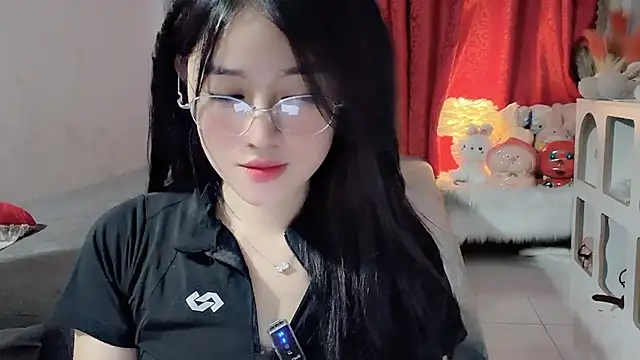 Snapshot of Bee-Cherry chatting on 24, 5, 2026 Bee-Cherry online show from 24, 5, 2026