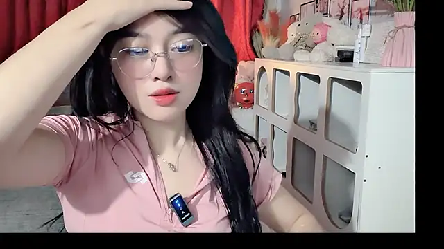 Snapshot of Bee-Cherry chatting on 26, 5, 2026 Bee-Cherry online show from 26, 5, 2026