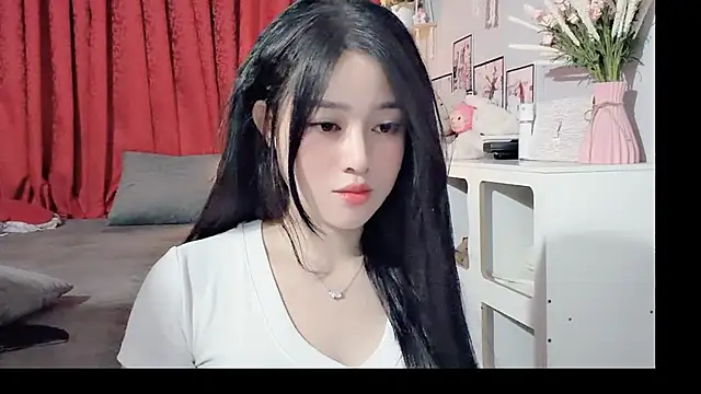 Snapshot of Bee-Cherry chatting on 28, 5, 2026 Bee-Cherry online show from 28, 5, 2026