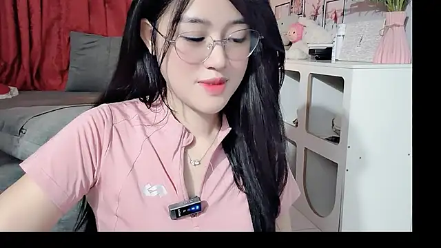 Snapshot of Bee-Cherry chatting on 29, 5, 2026 Bee-Cherry online show from 29, 5, 2026
