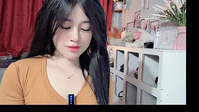 Snapshot of Bee-Cherry chatting on 29, 5, 2026 Bee-Cherry online show from 29, 5, 2026