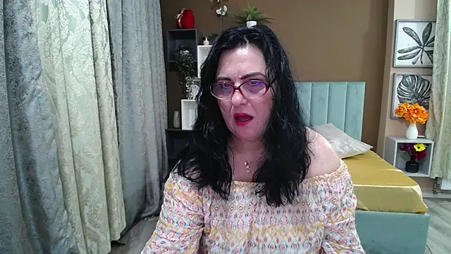 ValerieSmithsx online show from 31, 5, 2026