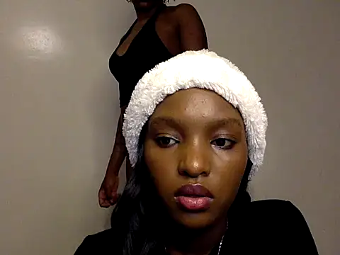 Snapshot of Sexy_strawberina chatting on 27, 5, 2026 Sexy strawberina online show from 27, 5, 2026