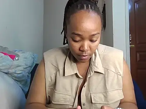 Snapshot of atara_seren chatting on 11, 7, 2026 atara seren online show from 11, 7, 2026