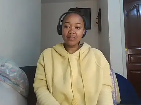Snapshot of atara_seren chatting on 15, 7, 2026 atara seren online show from 15, 7, 2026