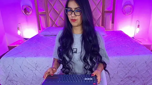 Snapshot of AlahiaColucci chatting on 30, 5, 2026 AlahiaColucci online show from 30, 5, 2026