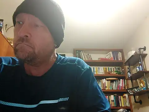 Snapshot of icebergXpress chatting on 8, 6, 2026 icebergXpress online show from 8, 6, 2026