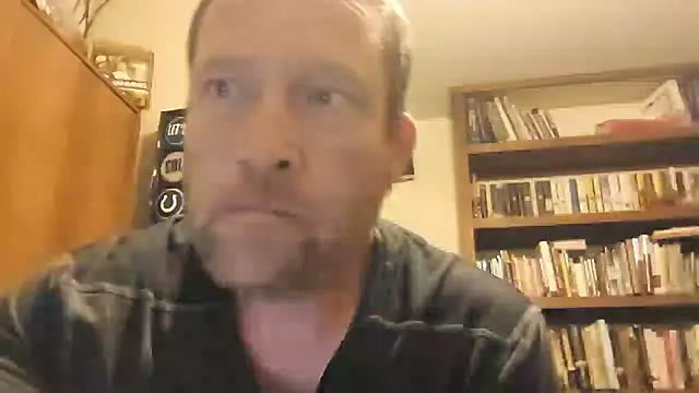 Snapshot of icebergXpress chatting on 11, 7, 2026 icebergXpress online show from 11, 7, 2026
