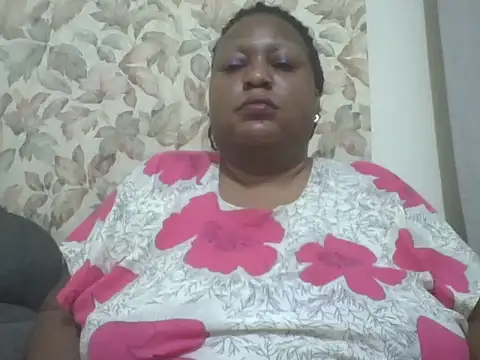 Snapshot of fat_ebonyqueen chatting on 21, 6, 2026 fat ebonyqueen online show from 21, 6, 2026