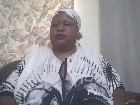 Snapshot of fat_ebonyqueen chatting on 9, 7, 2026 fat ebonyqueen online show from 9, 7, 2026