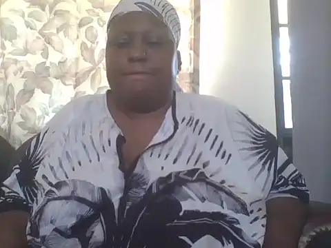 Snapshot of fat_ebonyqueen chatting on 10, 7, 2026 fat ebonyqueen online show from 10, 7, 2026