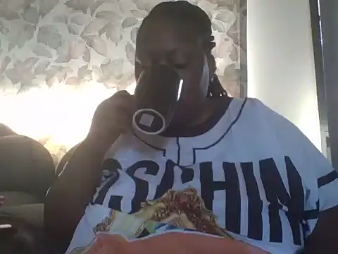 Snapshot of fat_ebonyqueen chatting on 15, 7, 2026 fat ebonyqueen online show from 15, 7, 2026