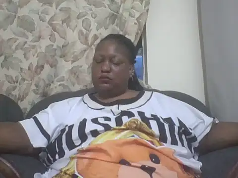 Snapshot of fat_ebonyqueen chatting on 15, 7, 2026 fat ebonyqueen online show from 15, 7, 2026