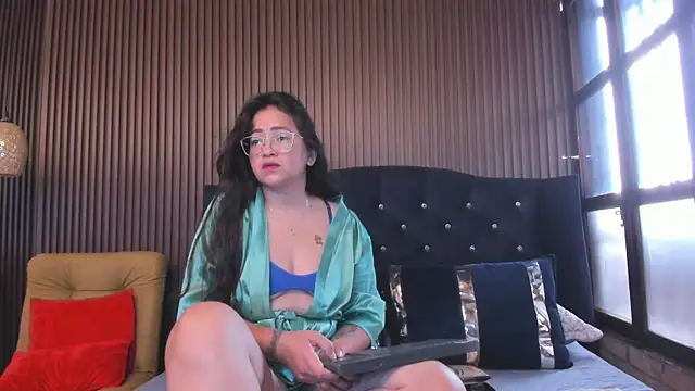 Snapshot of AlissBluumm chatting on 25, 5, 2026 AlissBluumm online show from 25, 5, 2026