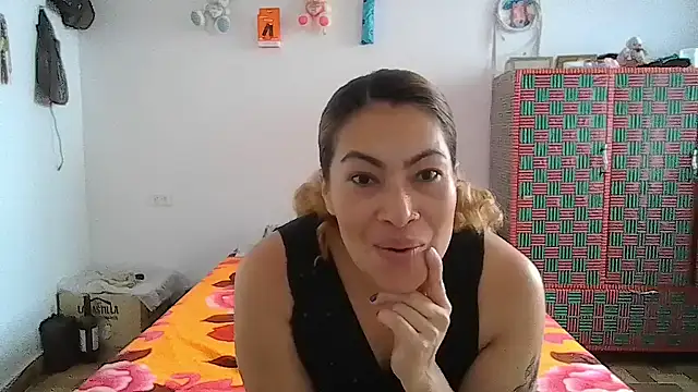 Layla-Astrum online show from 3, 6, 2026