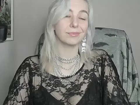 Snapshot of velvetanne chatting on 14, 7, 2026 velvetanne online show from 14, 7, 2026