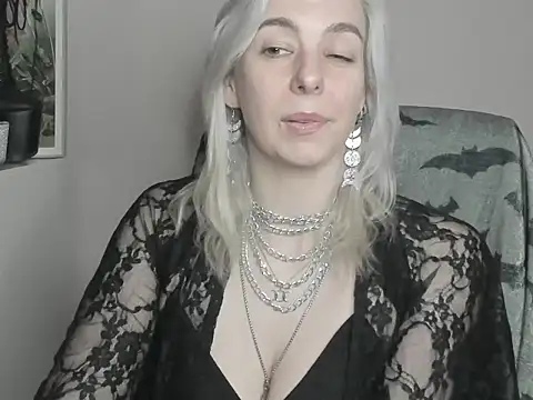 Snapshot of velvetanne chatting on 14, 7, 2026 velvetanne online show from 14, 7, 2026