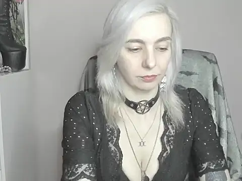 Snapshot of velvetanne chatting on 16, 7, 2026 velvetanne online show from 16, 7, 2026