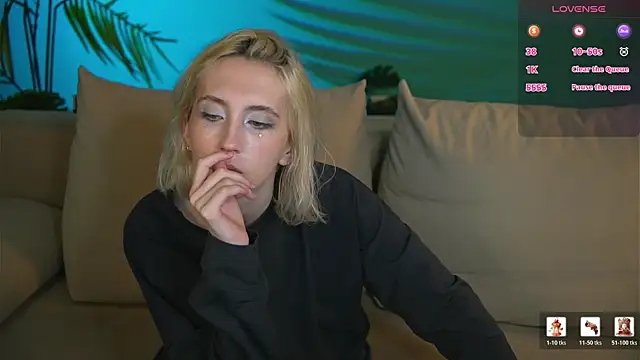 Elen  Moore online show from 25, 5, 2026