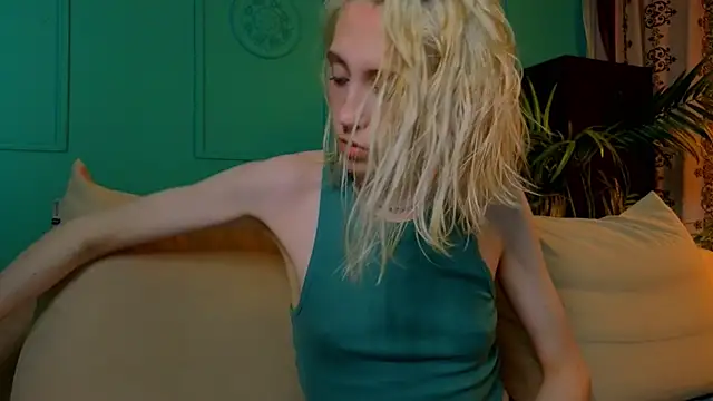 Snapshot of Elen__Moore chatting on 13, 7, 2026 Elen Moore online show from 13, 7, 2026