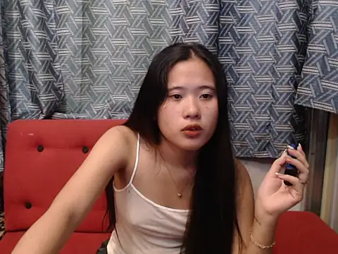 Snapshot of petiteasian_pinaygirl chatting on 8, 7, 2026 petiteasian pinaygirl online show from 8, 7, 2026