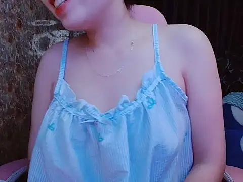 Snapshot of Julie_Ulie chatting on 31, 5, 2026 Julie Ulie online show from 31, 5, 2026
