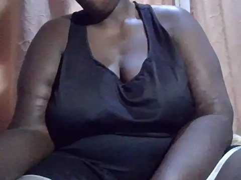 Snapshot of queenrosa3 chatting on 6, 6, 2026 queenrosa3 online show from 6, 6, 2026
