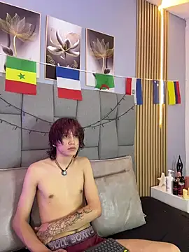 Mika love milo online show from 24, 6, 2026