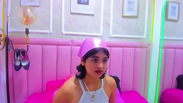 Snapshot of velvet_girll chatting on 9, 7, 2026 velvet girll online show from 9, 7, 2026