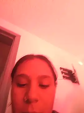 Snapshot of Amber_rose17 chatting on 26, 5, 2026 Amber rose17 online show from 26, 5, 2026