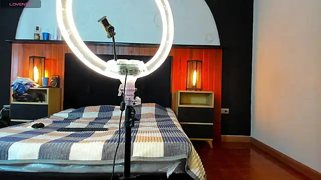 Stormandloganxx online show from 2, 7, 2026