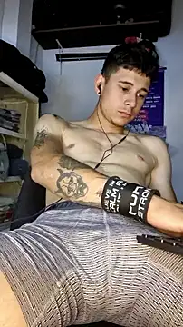 Snapshot of tom_latin chatting on 20, 7, 2026 tom latin online show from 20, 7, 2026
