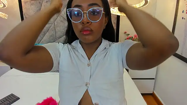 Snapshot of ZoeBrowns chatting on 10, 7, 2026 ZoeBrowns online show from 10, 7, 2026