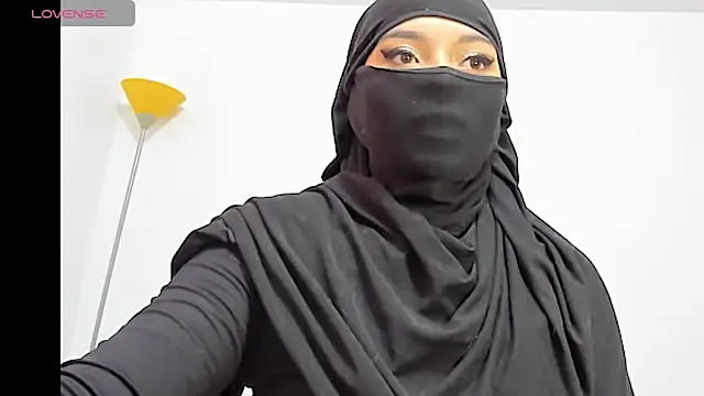 Snapshot of Samira_1 chatting on 23, 5, 2026 Samira 1 online show from 23, 5, 2026