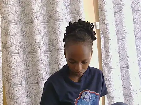 Petitemissy online show from 25, 5, 2026