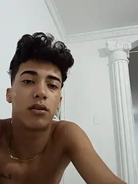 Snapshot of boy_max_latin chatting on 10, 7, 2026 boy max latin online show from 10, 7, 2026