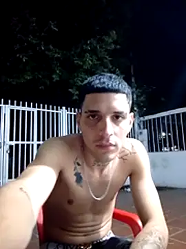 Snapshot of boy_max_latin chatting on 15, 7, 2026 boy max latin online show from 15, 7, 2026