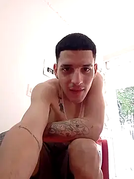 Snapshot of boy_max_latin chatting on 15, 7, 2026 boy max latin online show from 15, 7, 2026
